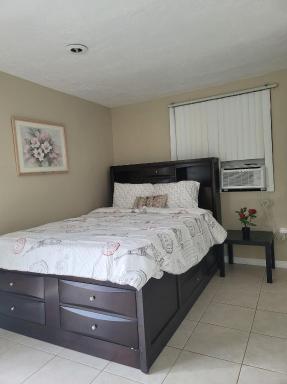 Private Guesthouse Near Siesta Key & Downtown - Housity