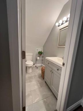 1Guest House Baltimore County (own room, Joppa RD) - Housity
