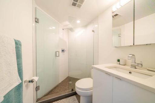 Sunset Beach Walk 2BD+2BA+1PRK Yaletown - Housity