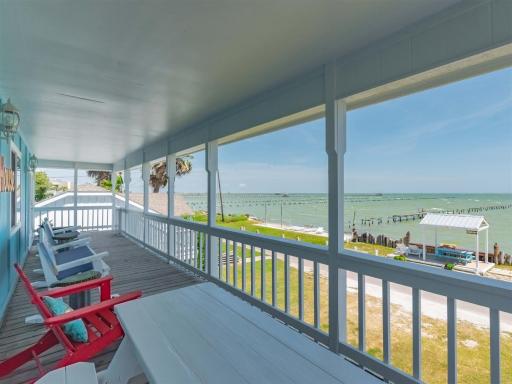 Moon Mirror Bay - Housity