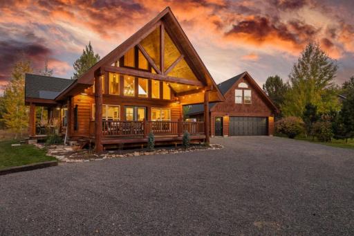White Fir Adventures by Casago McCall - Donerightmanagement - Housity