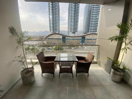 Live in Luxury Central Apartment with Stunning City Views - Housity