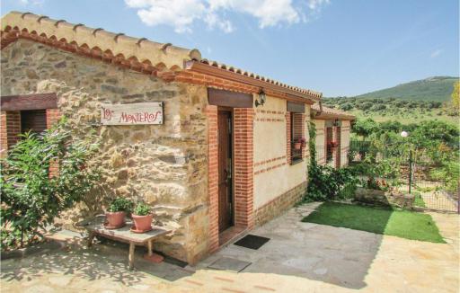 Awesome Home In Aldeanue De La Sierra - Housity