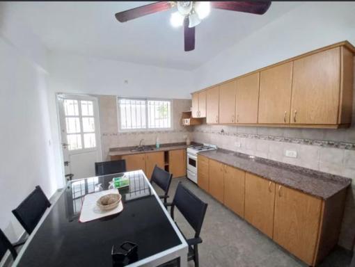 Lindo y sencillo chalet en Martínez - Housity