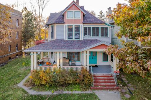 Des Moines Home with parking - Housity