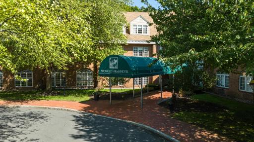 Avon Old Farms Hotel - Housity