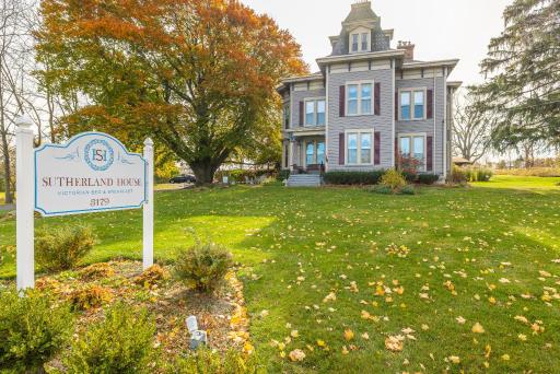 Sutherland House Victorian Bed and Breakfast - Housity