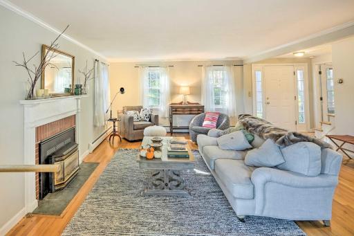 Charming Lenox Home View of October Mountain - Housity