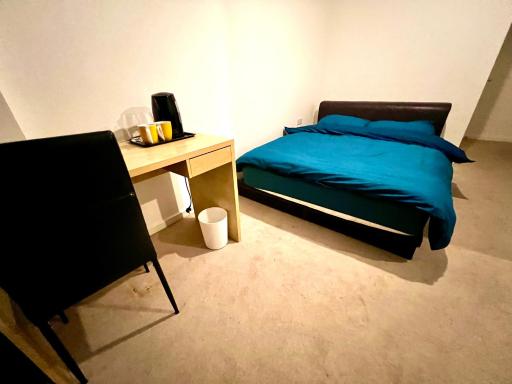 Ensuit Double Room in London, Colindale - Housity