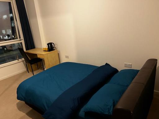 Ensuit Double Room in London, Colindale - Housity
