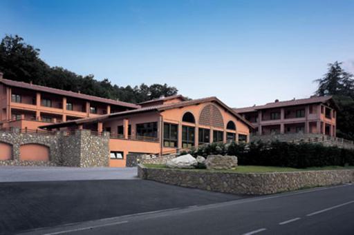 Meridiana Country Hotel - Housity