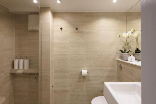 Friendly White house - Housity