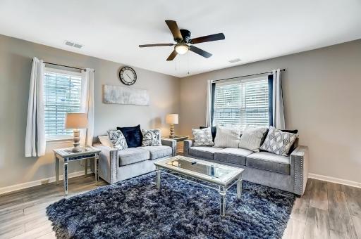 Cozy, 1-Level Cottage - 5 miles to Uptown CLT - Housity
