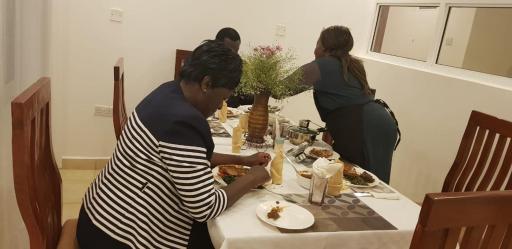 Hellenis Guest House - Housity