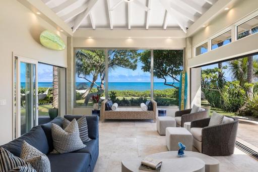Luxury beachfront villa on a world class beach in Kailua, HI - Housity