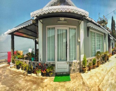 Thapa Homestay by StayApart - Housity