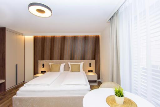 Hotel TwentyFour Living - Housity