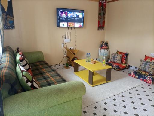 Hidden Gem - Tacked Away from the hustle and bustle of the town - Housity