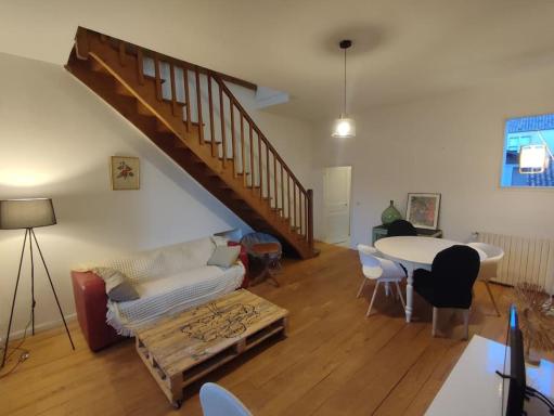 Grand duplex, 2 chambres, cœur historique Cahors - Housity