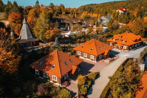 Zajazd Przystocze - Bałtowski Kompleks Turystyczny - Housity