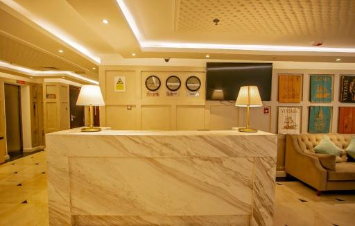 Oyyo Plaza Hotel Apartment - Housity