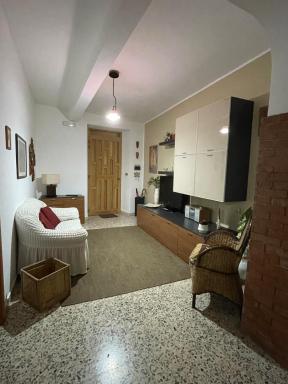 CAPOLINEA - Housity