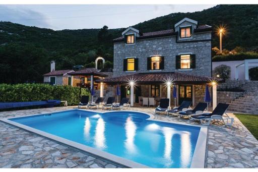Villa Heart of Stone - Housity