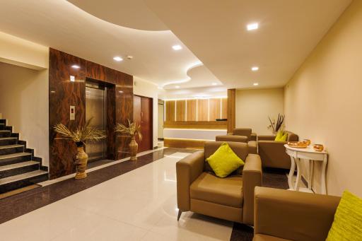 Hotel Comfort Park - Opposite Sri Ramachandra Medical College Porur - Housity