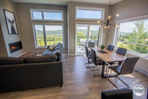 Les Rois de la Montagne - Housity