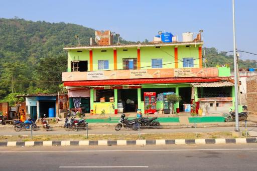 Yadav Sapna Hotel - Housity