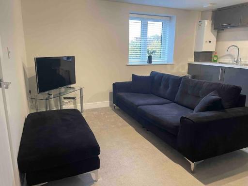 Modern 1-bedroom apartment in Newmarket centre - Housity