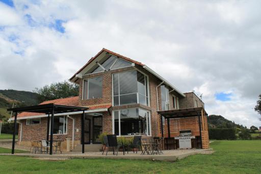 Villa La F - Housity