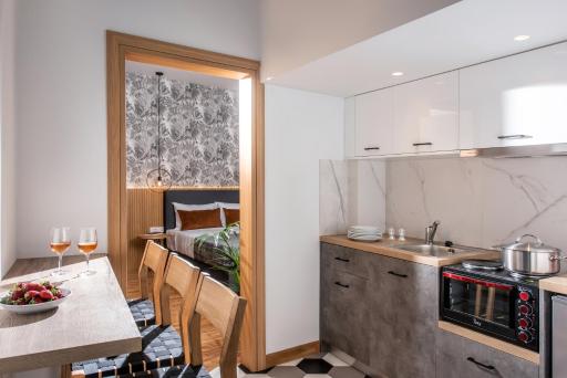 Kipos Boutique Suites - Housity