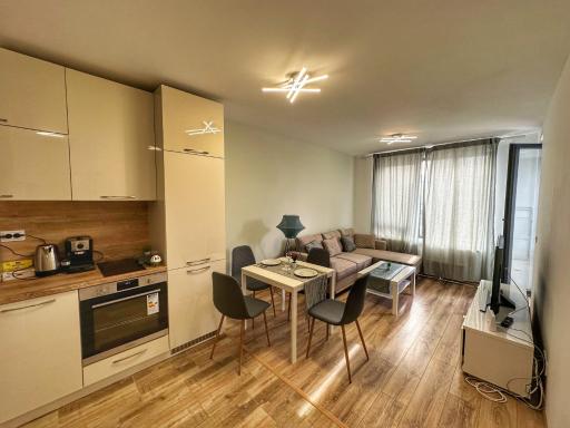 Cloud 9 Apartment by LMG - Housity