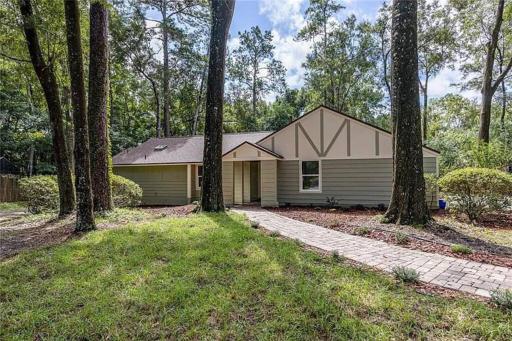 Gator Pool and Hot Tub House -1.5 miles to Stadium - Housity