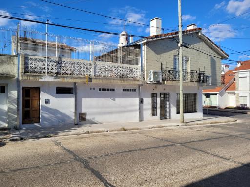 Lo de Mulata - Amplia Casa Céntrica en Planta Alta - Housity