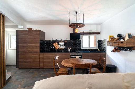 Casa Estábulo- Cozy Rustic Farmhouse LOFT TOURO - Housity