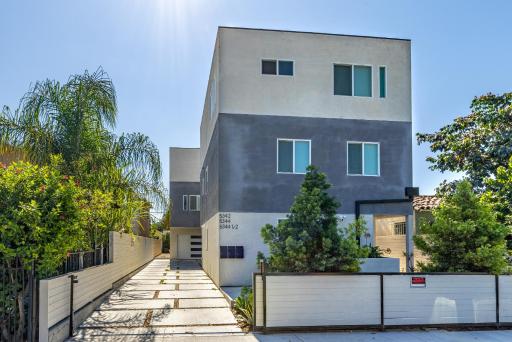 Spacious Family Home in Central Los Angeles - Housity