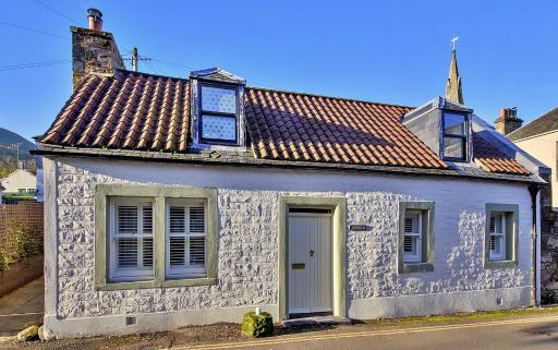 Finest Retreats - Dunira - Housity