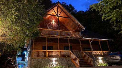 V13 Wild Cabin - Traditional mountain cabin with cosy modern rooms - Housity
