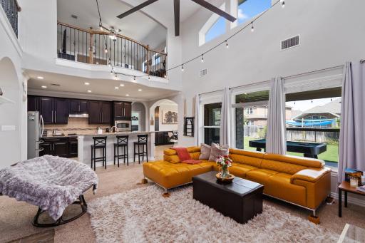 Cozy and Fun Luxury Family Home! - Housity