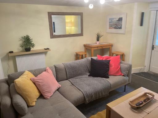 Garden Flat Torquay Just 2 mins walk from the Harbour - Housity