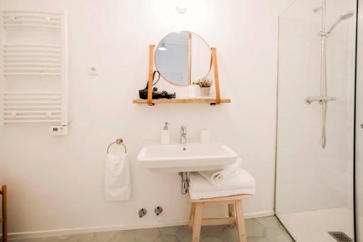 Basque Suite - Housity