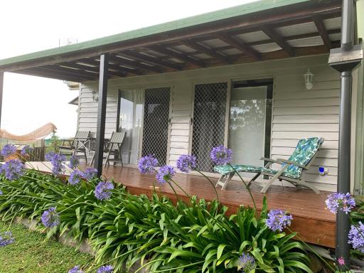 Cedarview Bed & Breakfast -Wallaby Cottage - Housity