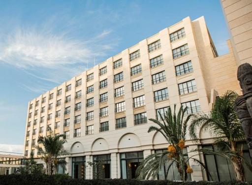 Grand Palace Hotel - Housity