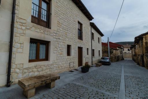 Apartamentos & casas rurales Santo Domingo de Silos - Housity