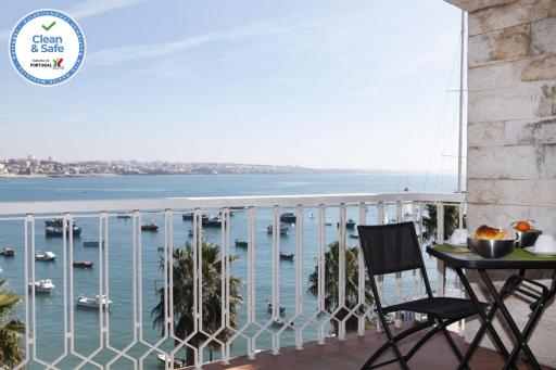 Remarkable view over Cascais Bay - Housity