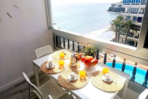 Newly refurbished beachfront apartment. - Housity