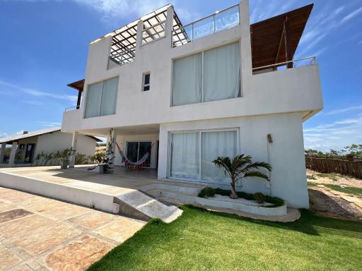 Casas de Praia em Morro Branco, a poucos passos do mar e a 6 min a pé para a Ilha Dantas - Housity
