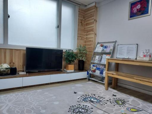 J&J Guesthouse - Housity